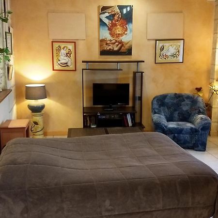 Logement Tranquille Et Frais Proche Gare Au Rdc Saumur Buitenkant foto