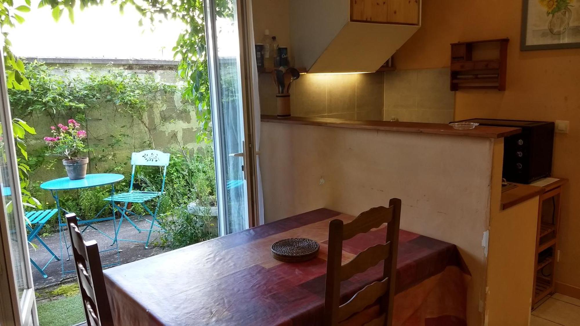 Logement Tranquille Et Frais Proche Gare Au Rdc Saumur Buitenkant foto