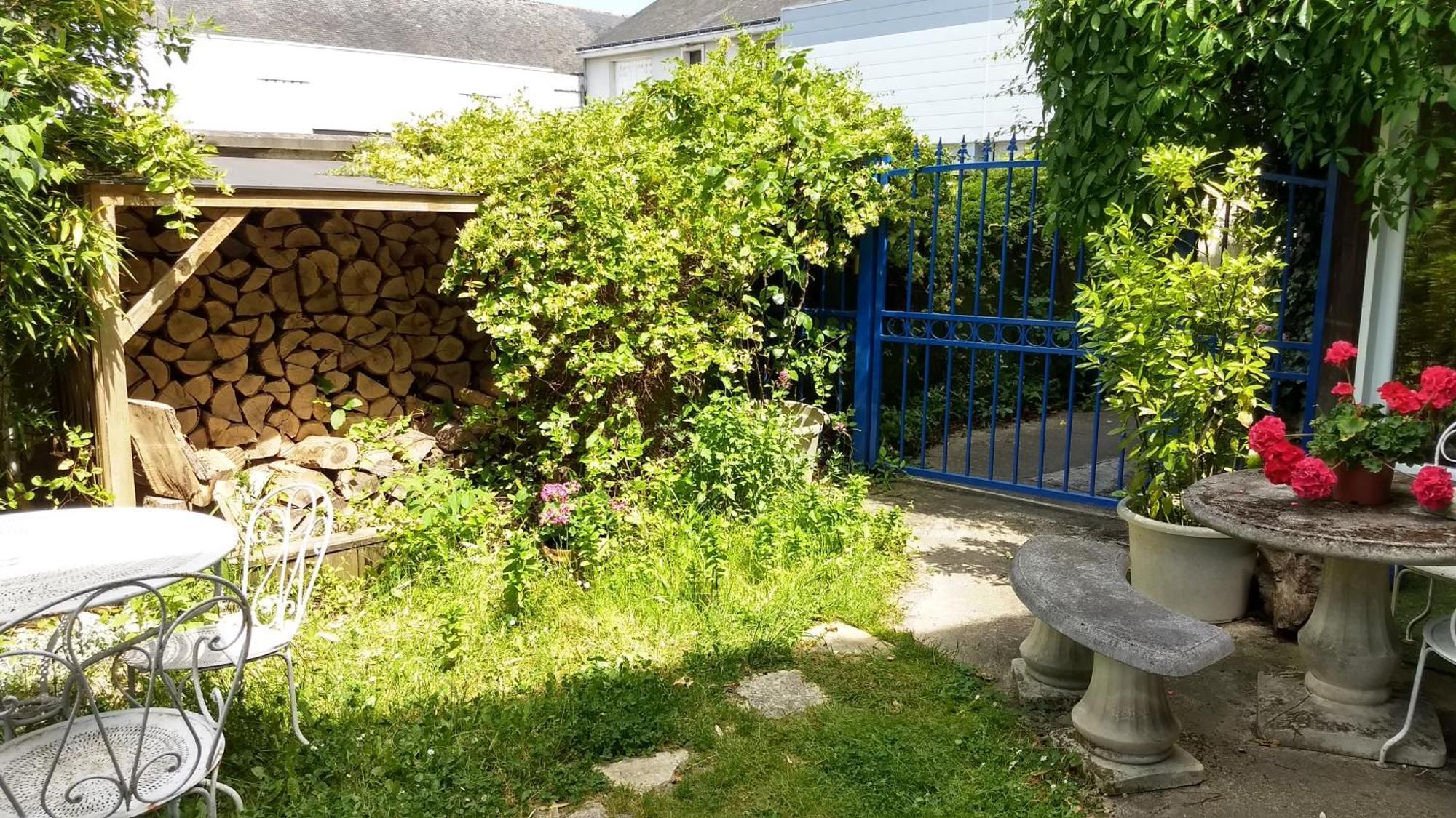 Logement Tranquille Et Frais Proche Gare Au Rdc Saumur Buitenkant foto